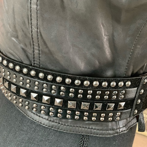 Beautiful 🤩 Xanaka Studded Belt - Picture 5 of 11